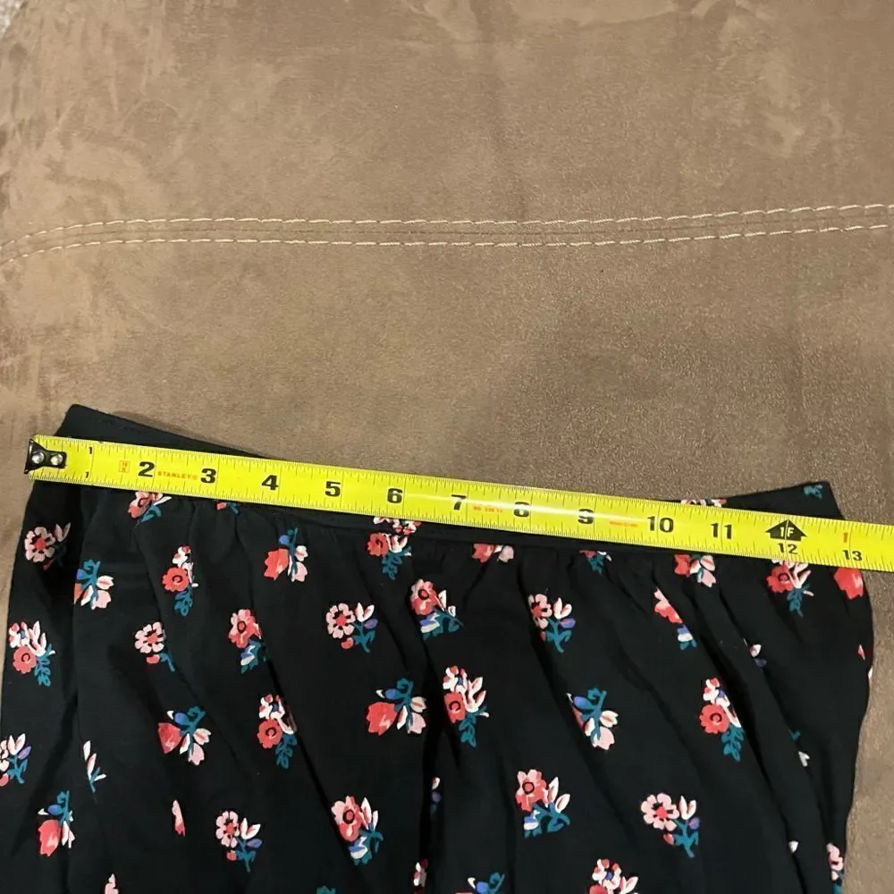 Old Navy Black Floral Skirt Kid’s XL(14)